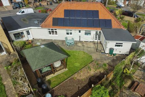 undefined, Somerset Avenue, Chessington KT9