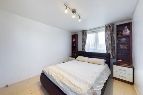 4 bedroom apartment to rent, Rusper Close, Stanmore, HA7