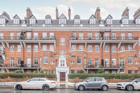 Prince Of Wales Drive, London, SW11