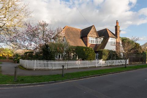 undefined, The Close, London N14