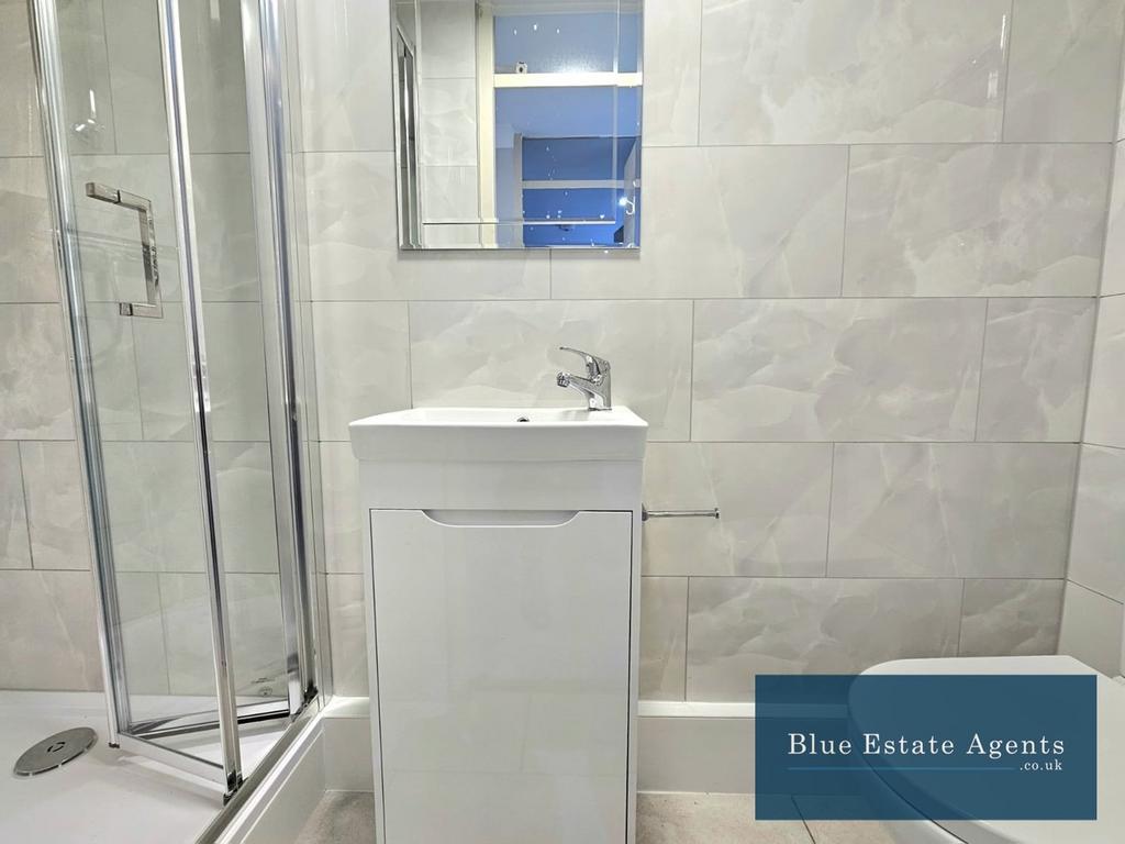 Ground Floor Shower Suite