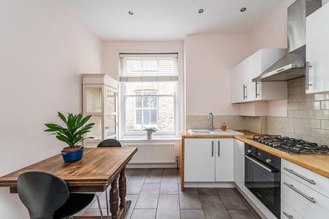 2 bedroom flat for sale, Venn Street, London, SW4