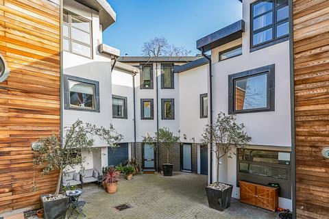 4 bedroom house for sale, Francis Bentley Mews, London, SW4