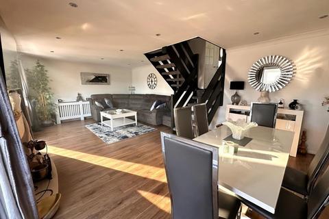 4 bedroom detached house for sale, East Butterfield Court, Goldenash, Northampton NN3