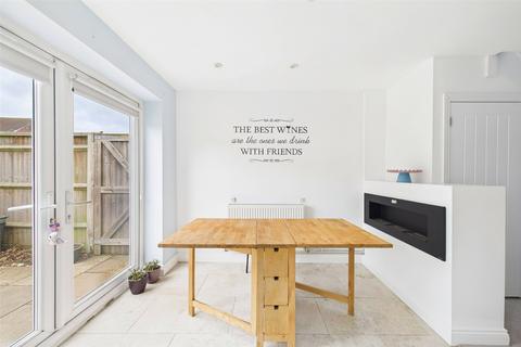 3 bedroom semi-detached house to rent, Merrifield Close, Lower Earley, Reading, Berkshire, RG6