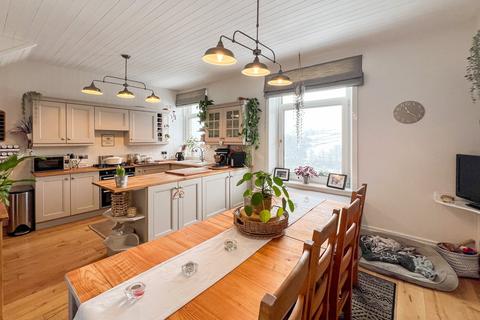 3 bedroom terraced house for sale, Varley Road, Huddersfield HD7