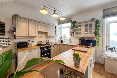 3 bedroom terraced house for sale, Varley Road, Huddersfield HD7