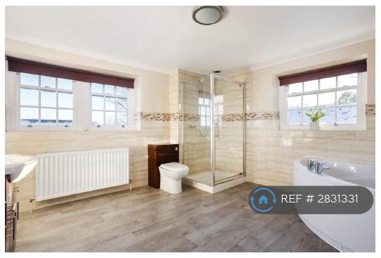 Master En-Suite Off Ancillary Room