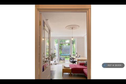 undefined, Harold Rd, London, E11