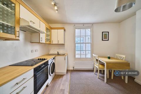 1 bedroom in a flat share to rent, Connaught Mansions, London, SW9