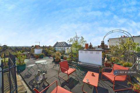 1 bedroom in a flat share to rent, Connaught Mansions, London, SW9