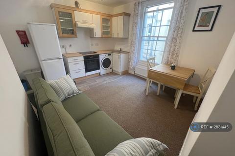 1 bedroom in a flat share to rent, Connaught Mansions, London, SW9