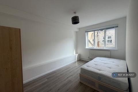 2 bedroom flat to rent, Deptford High St, London, SE8