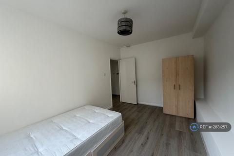 2 bedroom flat to rent, Deptford High St, London, SE8