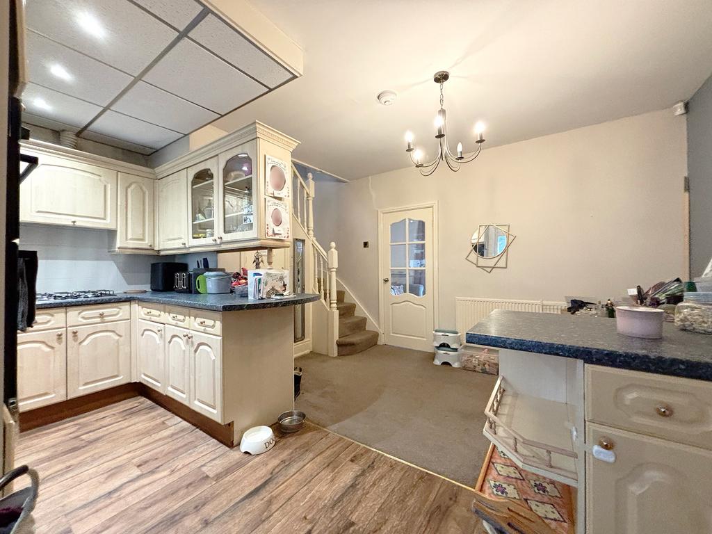 Kitchen / dining room