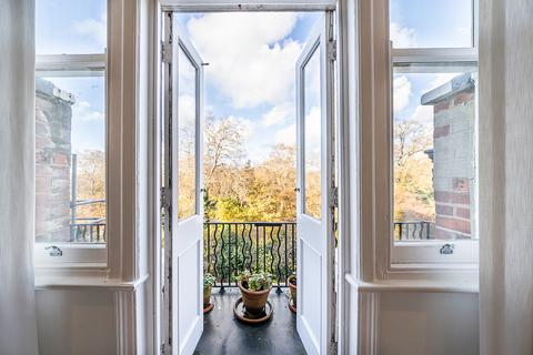 3 bedroom flat for sale, Prince Of Wales Drive, London, SW11
