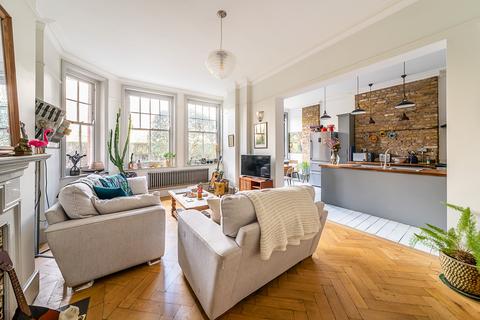 4 bedroom flat for sale, Prince Of Wales Drive, London, SW11