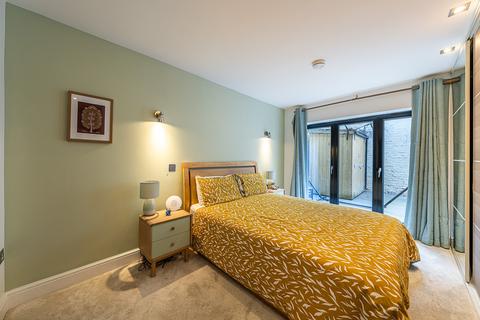 2 bedroom flat for sale, Wandsworth Road, London, SW8
