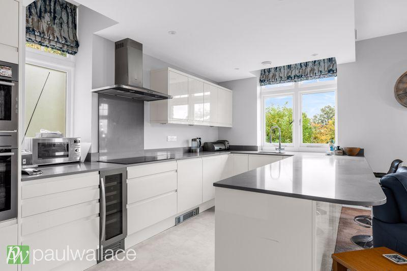 Kitchen / Living /