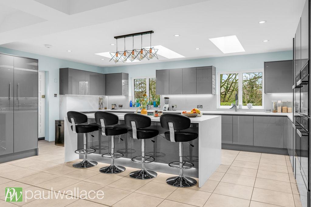 Kitchen / Dining...
