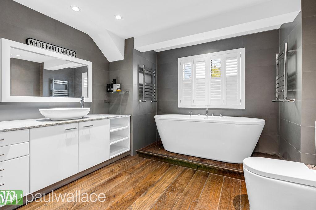 Bathroom / W.C.