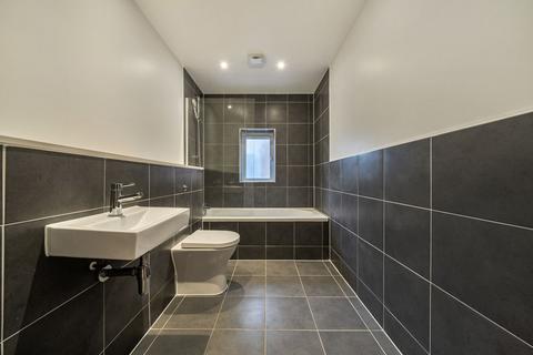 2 bedroom bungalow for sale, Green Lane, London SE9