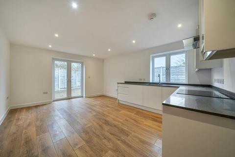 2 bedroom bungalow for sale, Green Lane, London SE9