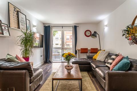 1 bedroom flat for sale, 59 Lurline Gardens, London, SW11