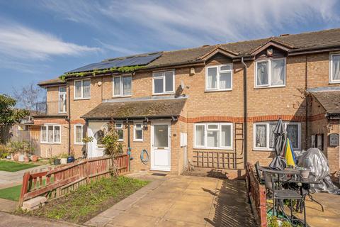 3 bedroom terraced house to rent, Belgrave Walk, Mitcham, CR4