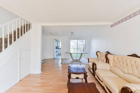 3 bedroom terraced house to rent, Belgrave Walk, Mitcham, CR4