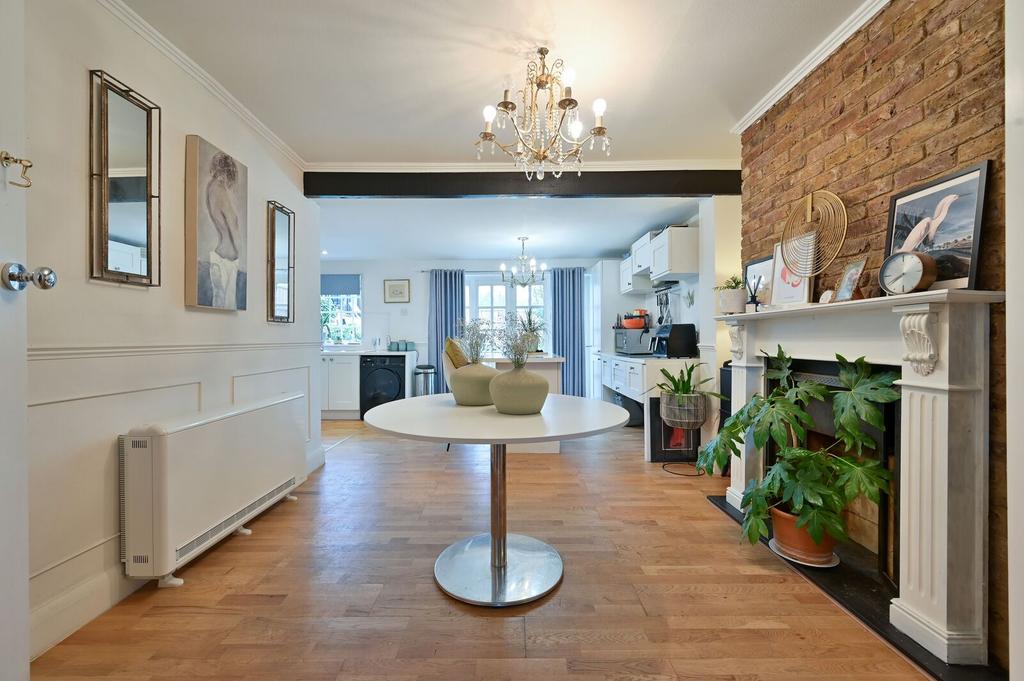 Dining room, fireplace