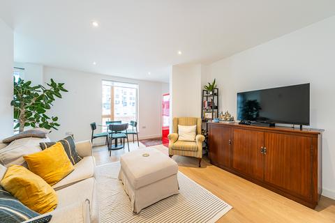 Carpenters Place, London, SW4