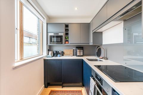 1 bedroom flat for sale, Carpenters Place, London, SW4