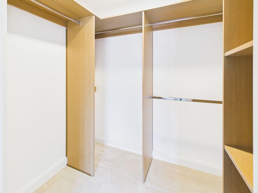 Walk-In Wardrobe