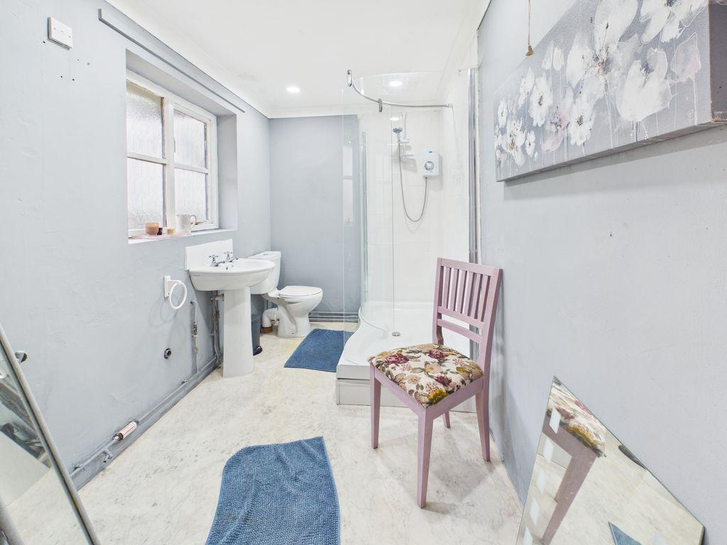 Gym Shower Room
