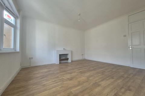 3 bedroom terraced house to rent, Chepstow Way, Walsall
