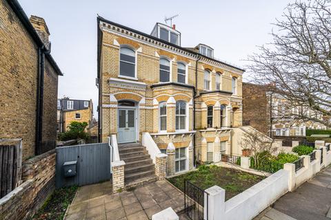 2 bedroom flat for sale, Salcott Road, London, SW11