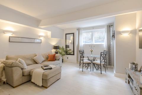 1 bedroom flat for sale, Nightingale Lane, London, SW12