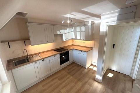 2 bedroom property to rent, Half Moon Lane, Tudley