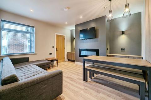 3 bedroom flat to rent, Greywood Avenue, Newcastle Upon Tyne NE4