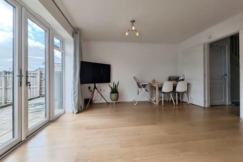 3 bedroom semi-detached house for sale, Bellshiel Grove, Newcastle Upon Tyne NE15
