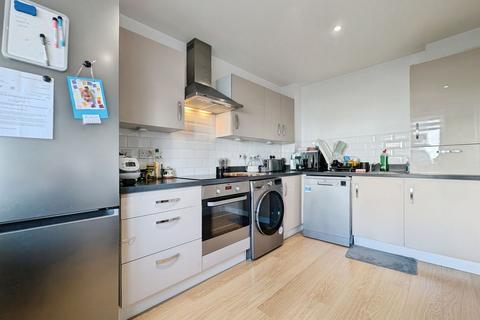 3 bedroom semi-detached house for sale, Bellshiel Grove, Newcastle Upon Tyne NE15