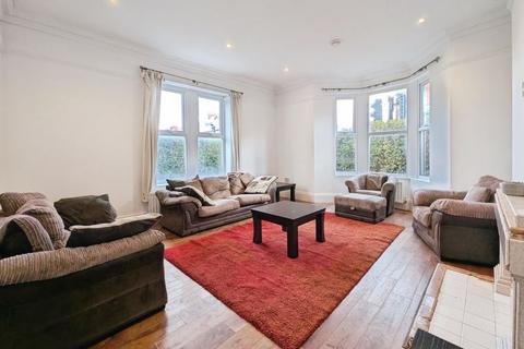 4 bedroom end of terrace house for sale, Wingrove Road, Newcastle Upon Tyne NE4