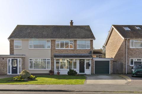 3 bedroom semi-detached house for sale, Winchester Drive, Chichester
