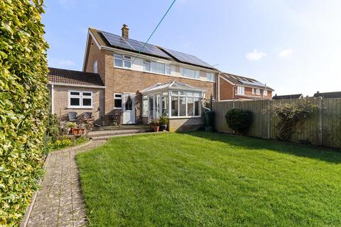3 bedroom semi-detached house for sale, Winchester Drive, Chichester