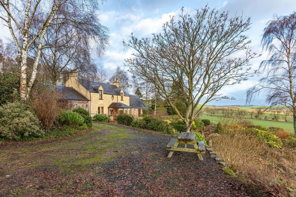 Gravel Sweep &amp; House