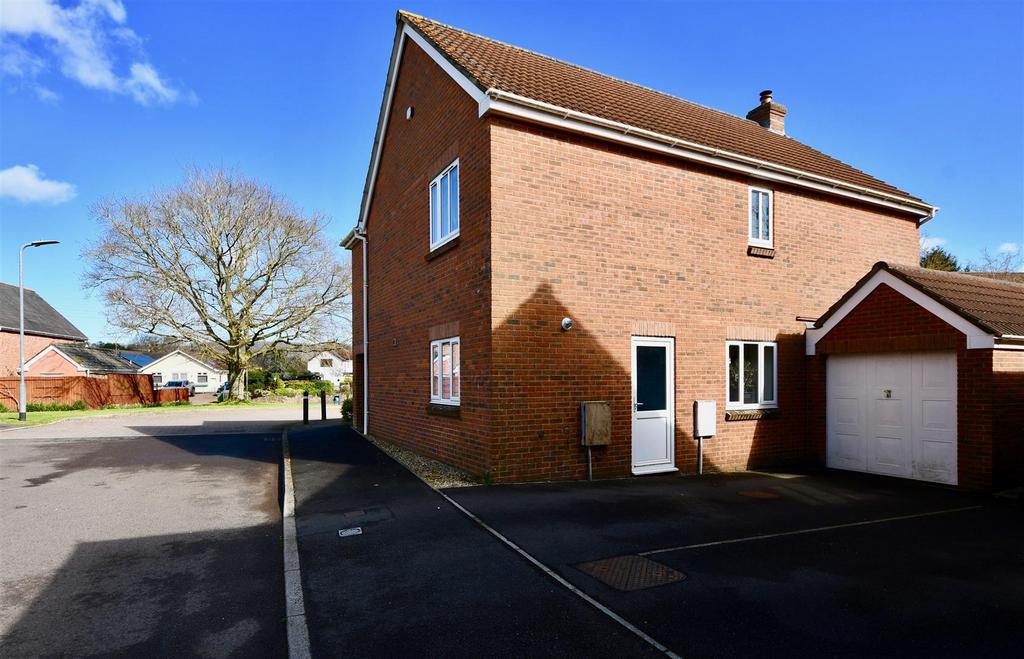 Garage & parking