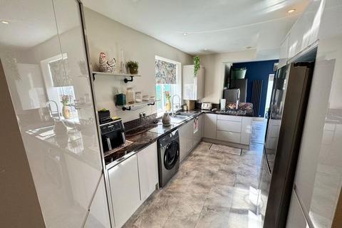 3 bedroom semi-detached house for sale, Ennerdale Road, Walkergate