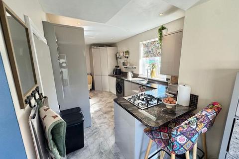 3 bedroom semi-detached house for sale, Ennerdale Road, Walkergate