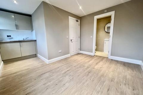 undefined, Greatfields Drive, Uxbridge, UB8